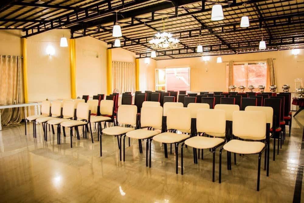 Hotel Wanders In Travel Company Madikeri Exterior foto